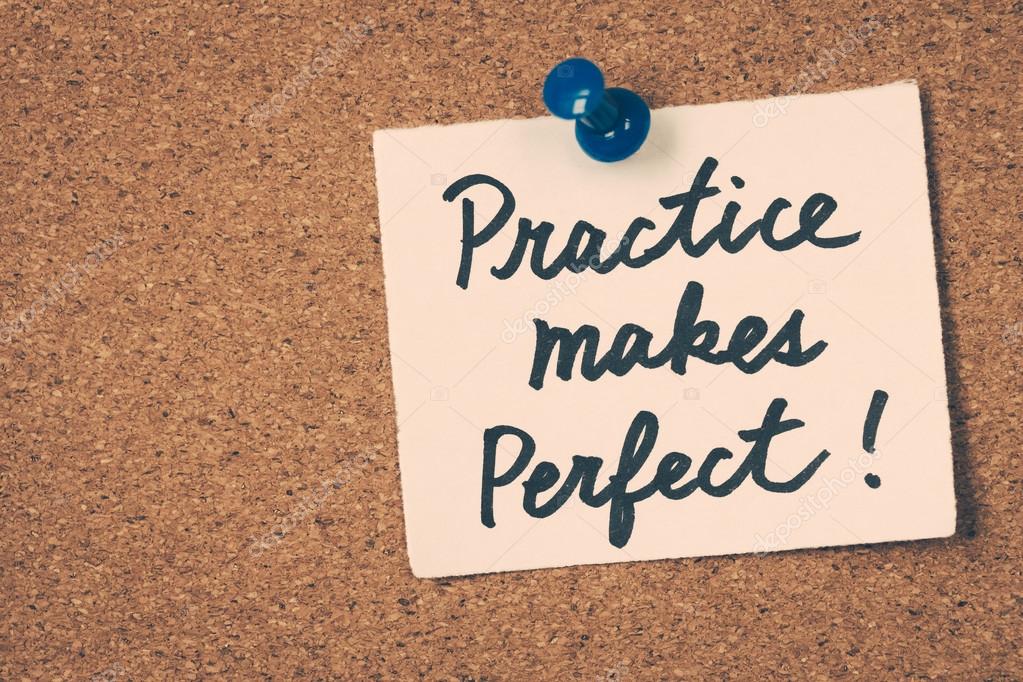 texto em ingles escrito "practice makes perfect" indica que a prática leva a perfeição.